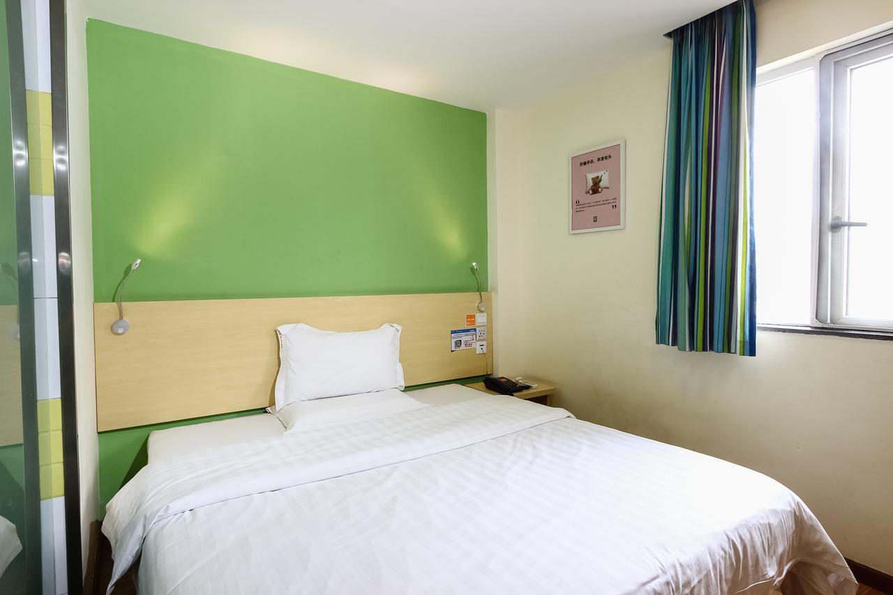 7Days Inn Guangzhou Southern Hospital Medical College Station Εξωτερικό φωτογραφία