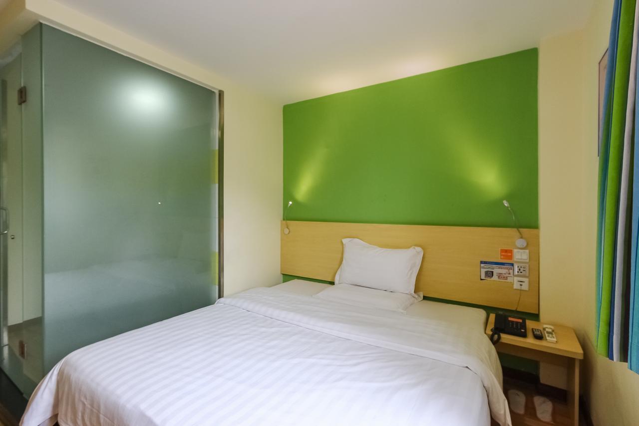 7Days Inn Guangzhou Southern Hospital Medical College Station Εξωτερικό φωτογραφία